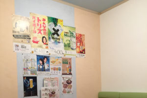 カラオケ部屋③・カラフルなカラオケルームに大変身。